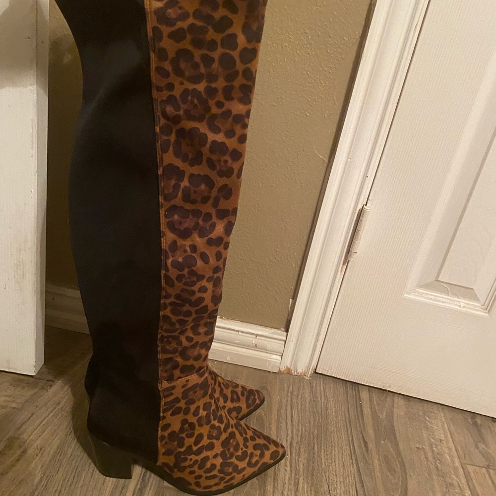 Gorgeous leopard knee high boots
